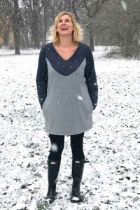 Schnittmuster-sweater-kleid-colourblocking-einsatz-v-ausschnitt-amante-erbsuende-15