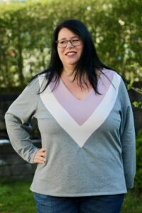 Schnittmuster-sweater-kleid-colourblocking-einsatz-v-ausschnitt-amante-erbsuende-19