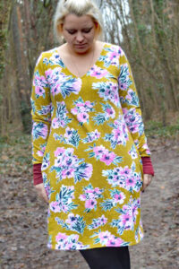 Schnittmuster-sweater-kleid-colourblocking-einsatz-v-ausschnitt-amante-erbsuende-23