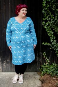 Schnittmuster-sweater-kleid-colourblocking-einsatz-v-ausschnitt-amante-erbsuende-4