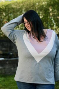 Schnittmuster-sweater-kleid-colourblocking-einsatz-v-ausschnitt-amante-erbsuende-42