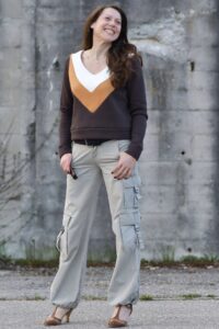 Schnittmuster-sweater-kleid-colourblocking-einsatz-v-ausschnitt-amante-erbsuende-49