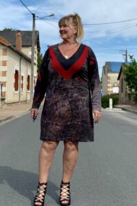 Schnittmuster-sweater-kleid-colourblocking-einsatz-v-ausschnitt-amante-erbsuende-57