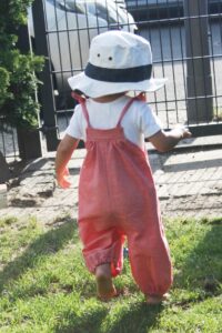 Schnittmuster-Baby-Kinder-Latzhose-Overall-Jumpsuit-Santos-erbsuende-10