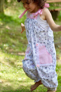 Schnittmuster-Baby-Kinder-Latzhose-Overall-Jumpsuit-Santos-erbsuende-21