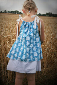Schnittmuster-Alegria-Kinder-Kleid-Tunika-Kleidchen-Haengerchen-erbsuende-19