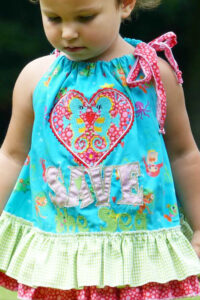 Schnittmuster-Alegria-Kinder-Kleid-Tunika-Kleidchen-Haengerchen-erbsuende-25