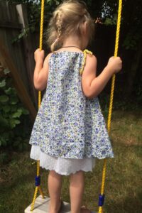 Schnittmuster-Alegria-Kinder-Kleid-Tunika-Kleidchen-Haengerchen-erbsuende-4