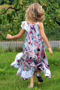 Schnittmuster-Alegria-Kinder-Kleid-Tunika-Kleidchen-Haengerchen-erbsuende-42