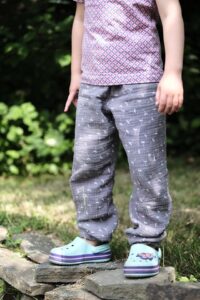 Schnittmuster-Baby-Kind-Hose-Musselinhose-Kinderhose-Babyhose-Webware-Jersey-Mini Brasilia-erbsuende-1