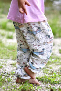 Schnittmuster-Baby-Kind-Hose-Musselinhose-Kinderhose-Babyhose-Webware-Jersey-Mini Brasilia-erbsuende-21