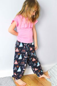 Schnittmuster-Baby-Kind-Hose-Musselinhose-Kinderhose-Babyhose-Webware-Jersey-Mini-Brasilia-erbsuende-35