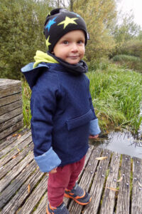 Schnittmuster-Kinder-Jacke-Softshell-Uebergangsjacke-Regenjacke-Pirulito-erbsuende-26