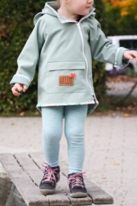 Schnittmuster-Kinder-Jacke-Softshell-Uebergangsjacke-Regenjacke-Pirulito-erbsuende-34