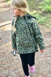 Schnittmuster-Kinder-Jacke-Softshell-Uebergangsjacke-Regenjacke-Pirulito-erbsuende-35