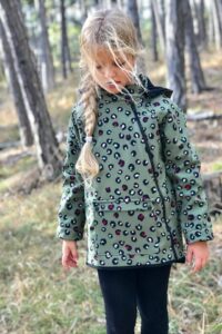 Schnittmuster-Kinder-Jacke-Softshell-Uebergangsjacke-Regenjacke-Pirulito-erbsuende-36
