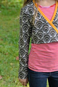 Schnittmuster-Kinder-Wickeljacke-Bolero-Jacke-erbsuende-Mariposa-13