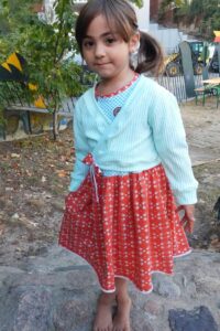 Schnittmuster-Kinder-Wickeljacke-Bolero-Jacke-erbsuende-Mariposa-18