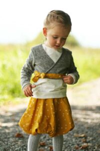 Schnittmuster-Kinder-Wickeljacke-Bolero-Jacke-erbsuende-Mariposa-43
