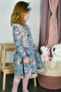 Schnittmuster-Kleid-Jersey-Rueschen-Tellerrock-Skaterkleid-Pulapula-erbsuende-15