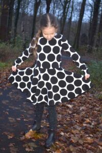 Schnittmuster-Kleid-Jersey-Rueschen-Tellerrock-Skaterkleid-Pulapula-erbsuende-24