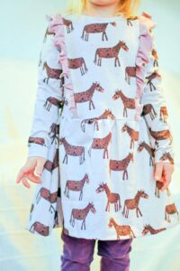 Schnittmuster-Kleid-Jersey-Rueschen-Tellerrock-Skaterkleid-Pulapula-erbsuende-3