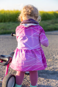 Schnittmuster-Kleid-Jersey-Rueschen-Tellerrock-Skaterkleid-Pulapula-erbsuende-30