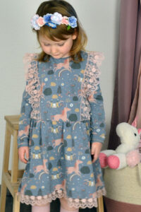 Schnittmuster-Kleid-Jersey-Rueschen-Tellerrock-Skaterkleid-Pulapula-erbsuende-35