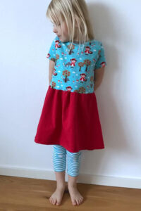 Schnittmuster-Kleid-Jersey-Rueschen-Tellerrock-Skaterkleid-Pulapula-erbsuende-38