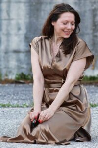 Schnittmuster-Kleid-Maxikleid-V-Ausschnitt-Kragen-Erbsuende-Lago-20