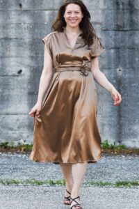 Schnittmuster-Kleid-Maxikleid-V-Ausschnitt-Kragen-Erbsuende-Lago-22