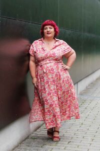 Schnittmuster-Kleid-Maxikleid-V-Ausschnitt-Kragen-Erbsuende-Lago-33