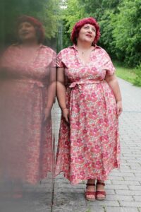 Schnittmuster-Kleid-Maxikleid-V-Ausschnitt-Kragen-Erbsuende-Lago-34