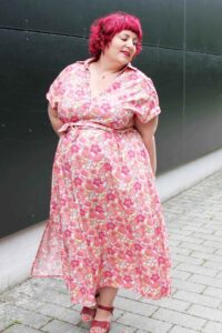Schnittmuster-Kleid-Maxikleid-V-Ausschnitt-Kragen-Erbsuende-Lago-37