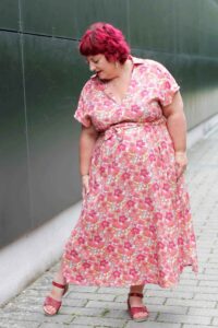 Schnittmuster-Kleid-Maxikleid-V-Ausschnitt-Kragen-Erbsuende-Lago-38