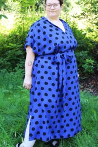 Schnittmuster-Kleid-Maxikleid-V-Ausschnitt-Kragen-Erbsuende-Lago-57