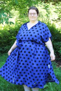 Schnittmuster-Kleid-Maxikleid-V-Ausschnitt-Kragen-Erbsuende-Lago-61