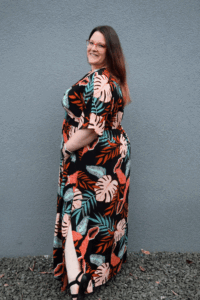 erbsuende-Schnittmuster-Maxikleid-V-Ausschnitt-Kleid-Duna-05
