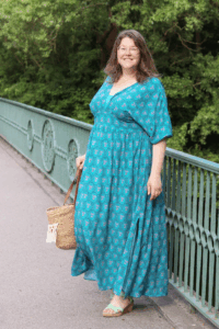 erbsuende-Schnittmuster-Maxikleid-V-Ausschnitt-Kleid-Duna-07
