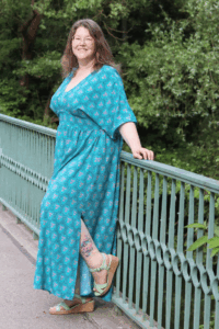 erbsuende-Schnittmuster-Maxikleid-V-Ausschnitt-Kleid-Duna-13