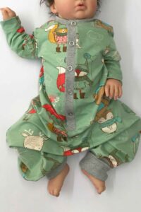 Schnittmuster-Baby-Kinder-Overall-Pyjama-Schlafanzug-Siesta-erbsuende-14