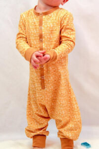 Schnittmuster-Baby-Kinder-Overall-Pyjama-Schlafanzug-Siesta-erbsuende-24