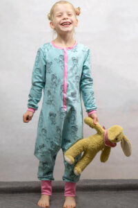 Schnittmuster-Baby-Kinder-Overall-Pyjama-Schlafanzug-Siesta-erbsuende-4