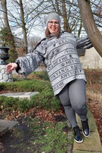 Schnittmuster-Damen-Pullover-Pulloverkleid-oversize-marilia-erbsuende-20